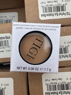 TIGI Cosmetics- Perfect Eyeshadow Base